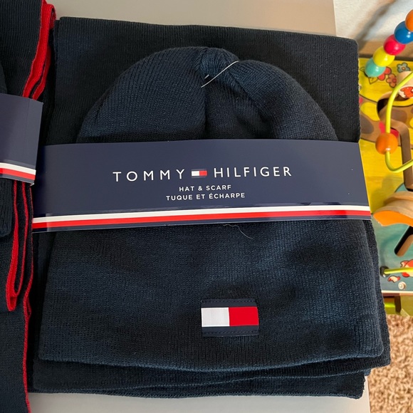 Tommy Hilfiger Other - TOMMY HILFIGER Hat & Scarf Set NWT $98 gift set